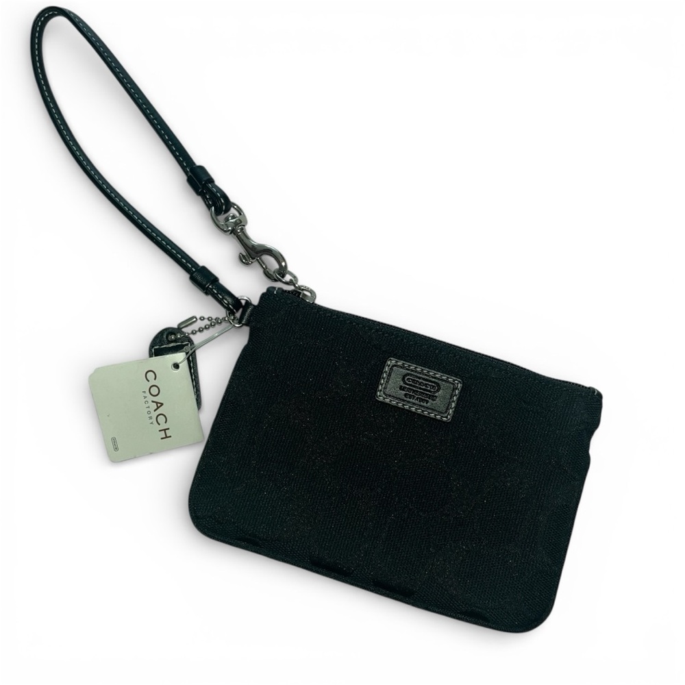 Coach Black Small Skinny Wristlet NWT Zippered Closure with Strap